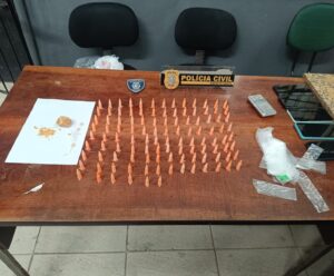 Marataízes: PC prende suspeito de tráfico com mais de 100 pinos de cocaína Tráfico de drogas em Marataízes