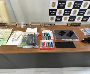 PC investiga transporte ilegal de veículos e apreende arma no ES Apreensão da Polícia Civil