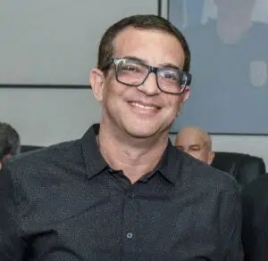 Adriano Dutra Adriano Dutra