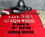 PM apreende drogas e espingarda dentro de quitinete em Cachoeiro