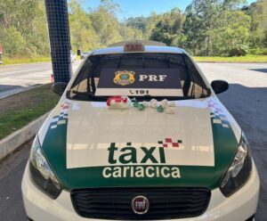 Taxista é preso transportando drogas em cidade do Sul do ES taxista preso