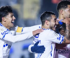Cruzeiro vence por 2 x 0 e afunda o vaiado Grêmio no Brasileirão Cruzeiro e Grêmio