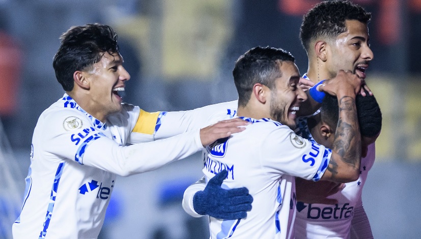 Cruzeiro Vence Por 2 X 0 E Afunda O Vaiado Grêmio No Brasileirão Aqui Notícias