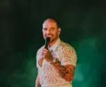 Diogo Nogueira homenageia Paolla Oliveira em show no Rio: ‘Amor se transforma’