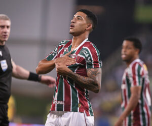 Kauã Elias decide diante do Cuiabá e Fluminense vence após 3 meses Fluminense e Cuiabá