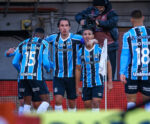 Grêmio vence e afunda Fluminense na lanterna do Brasileirão