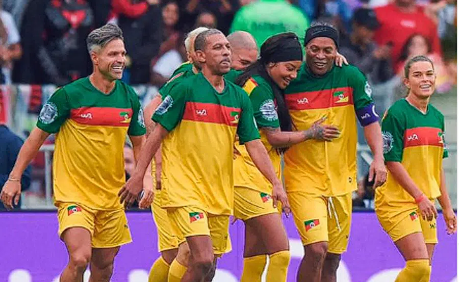 Jogo das Estrelas: Ronaldinho Gaúcho e outros famosos devem desembarcar em  Criciúma em maio