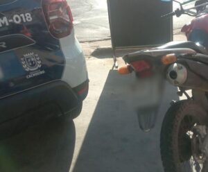 Motociclista é detido pilotando moto clonada em Cachoeiro de Itapemirim motociclista detido em Cachoeiro