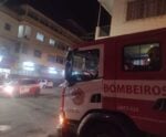 Batida entre carro e moto deixa feridos na ES 482, em Cachoeiro