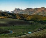 O destino no Sul capixaba que une dois estados e guarda paisagens únicas