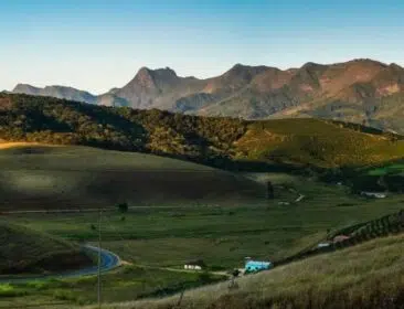 Conheça Pedra Menina, refúgio no Caparaó com cachoeiras e cafés