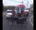 Batida entre carro e moto deixa mãe e filha feridas em Cachoeiro