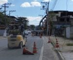 Poste danificado em acidente em Cachoeiro é substituído