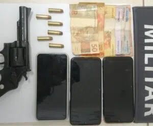Polícia Militar detém quatro suspeitos e apreende veículos no Sul do ES veículos apreendidos no Sul do ES