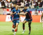 Bahia derrota o Vitória e deixa o rival perto da zona de rebaixamento do Brasileiro