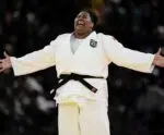 É ouro! É do Brasil! Bia Souza bate número 2 do mundo no judô