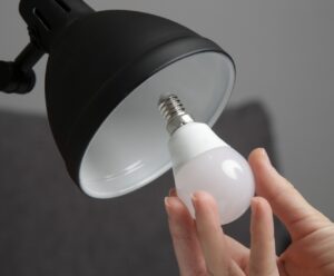 Troca de lâmpadas gratuitas no Espírito Santo; confira como trocar Consumo de energia_2