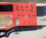 Dois são detidos, drogas e arma apreendidas em Atílio Vivácqua