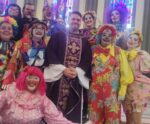 Palhaços recebem bênção em missa durante festival de circo