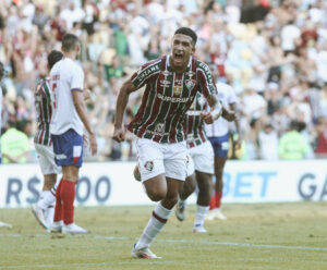 Fluminense vence 4º jogo seguido, mas continua no Z-4 do Brasileiro Fluminense e Bahia