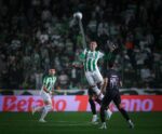 Corinthians perde do Juventude, mas gol no fim dá ânimo para volta em São Paulo