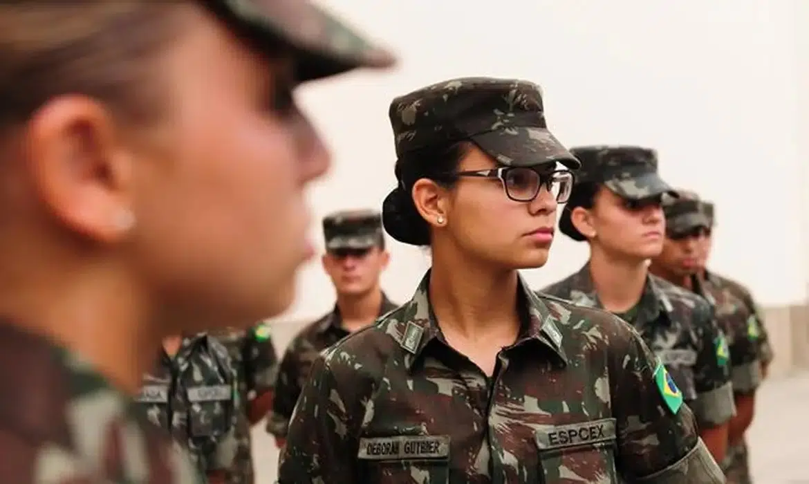 Mulheres serviço militar