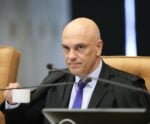 Moraes autoriza Bolsonaro a receber visitas de Tarcísio e deputados