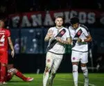 Vasco derrota Athletico-PR e larga na frente nas quartas de final da Copa do Brasil