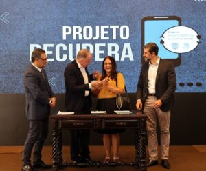 Governo do Estado inicia devolução de celulares recuperados celulares recuperados