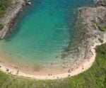 Uma trilha, três praias e vistas incríveis: conheça esse paraíso em Guarapari