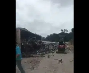 Motorista grava cena após acidente com carreta em Conceição do Castelo Acidente em Conceição do Castelo