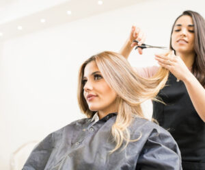 Crescimento do segmento de salões de beleza reflete preocupação do brasileiro com a aparência