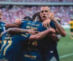 Fortaleza bate o Cuiabá, segue em 3º e sonha com título do Brasileirão