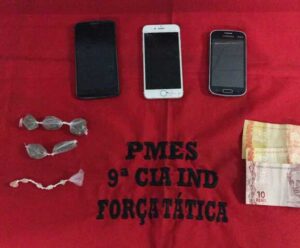 Homem é detido com maconha e cocaína em Rio Novo do Sul Homem detido com cocaína e maconha em Rio Novo do Sul