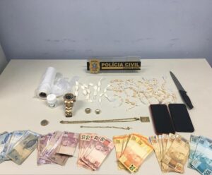 Mãe e filho são presos por tráfico de drogas em Guaçuí Mãe e filho presos