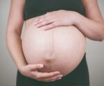 Estudo encontra microplástico em mais de 60 amostras de placentas