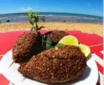 Descubra onde encontrar o melhor quibe de praia do Espírito Santo