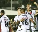 Vasco supera o Vitória e se aproxima mais do G-6 do Brasileirão