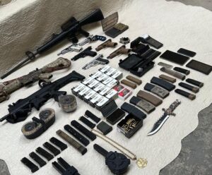 Homem é preso por vender munições para facção criminosa do ES Facção criminosa do ES