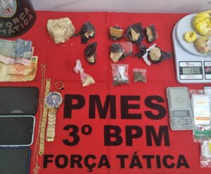 Dois homens são detidos com drogas e outros materiais em Alegre Drogas em Alegre