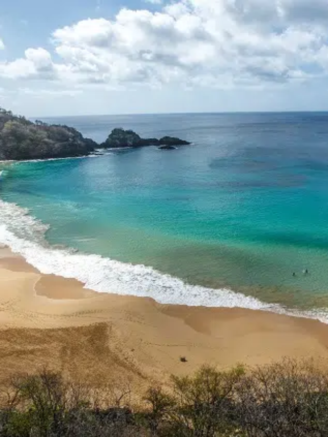 Praia brasileira é eleita a melhor do mundo; saiba qual