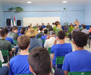 Agricultores de Anchieta recebem 16 mil mudas de cultivares Agricultores de Anchieta