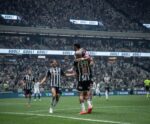 Hulk quebra recorde e Atlético-MG bate o Grêmio em jogo atrasado no Brasileiro