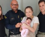 Bebê é salva pela PRF após engasgar no Espírito Santo
