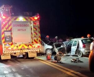 Cinco pessoas ficam feridas após acidente grave no Espírito Santo Cinco pessoas feridas em acidente no Espírito Santo