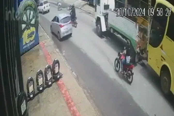 Motorista foge após acidente em Cachoeiro