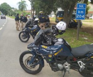 Operação apreende 12 veículos em cidade do Espírito Santo Operação veículos