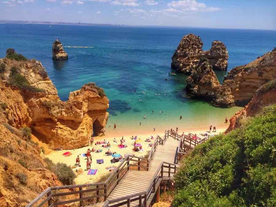 Praia do Camilo, em Lagos, na região de Algarve