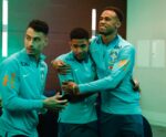 Após cortes por lesões, jogadores se apresentam à Seleção Brasileira