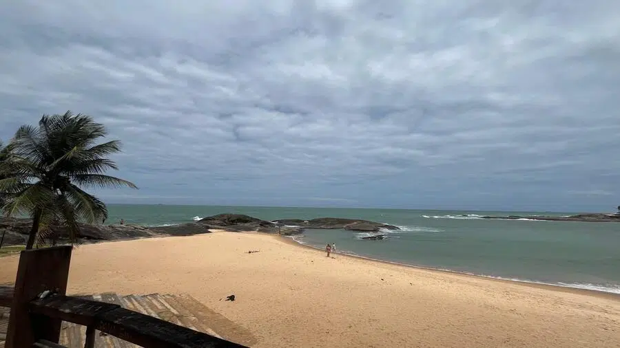 Praia dos Namorados, Guarapari - ES (Foto: Larissa Chaves) Praia dos Namorados, Guarapari - ES (Foto: Larissa Chaves)